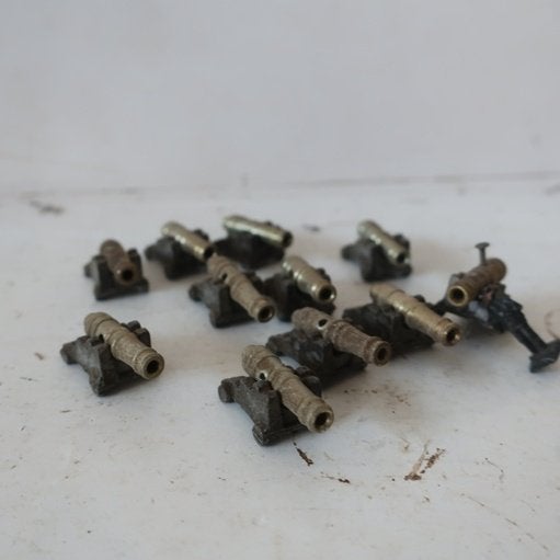 Mini kanon tin onderstel 11 stuks PARTIJ PRIJS, Verzamelen, Ophalen of Verzenden, Landmacht, Nederland, Overige typen