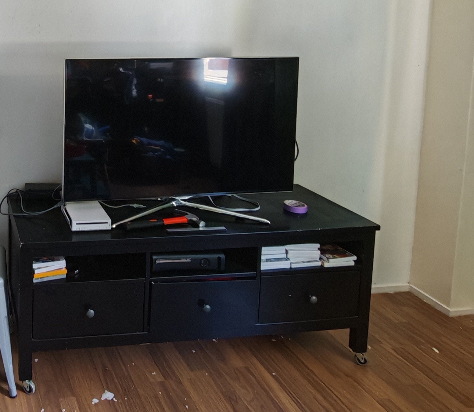ikea hemnes tv meubel gratis!, Ophalen, Gebruikt, 100 tot 150 cm, Minder dan 100 cm