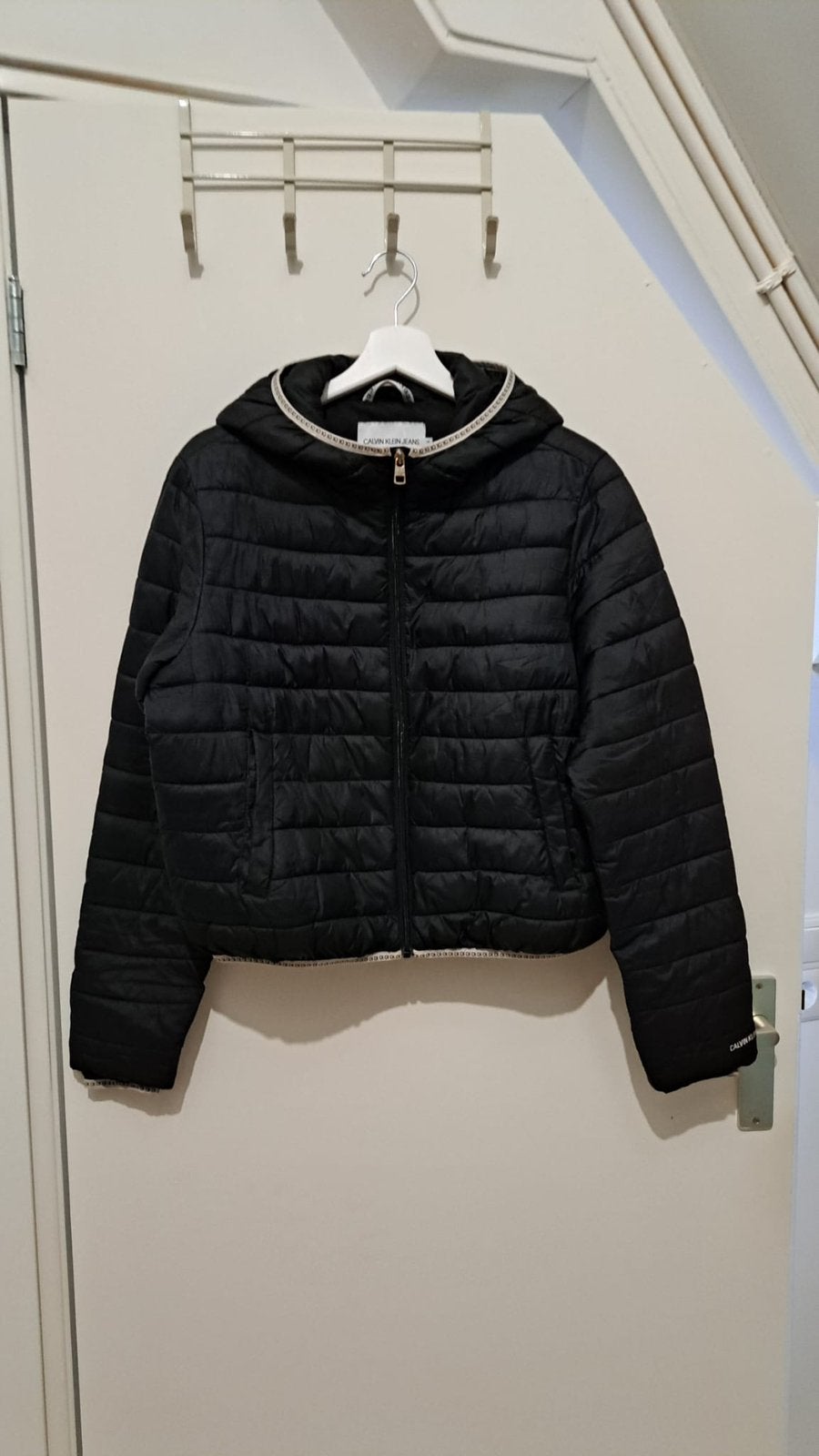 Calvin Klein Jeans jas maat M – Zwarte gewatteerde jas, Ophalen of Verzenden, Maat 38/40 (M), Zwart