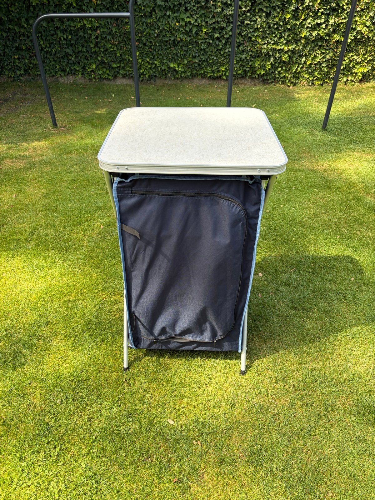 Campingkastje blauw makkelijk op te zetten, Ophalen, Gebruikt