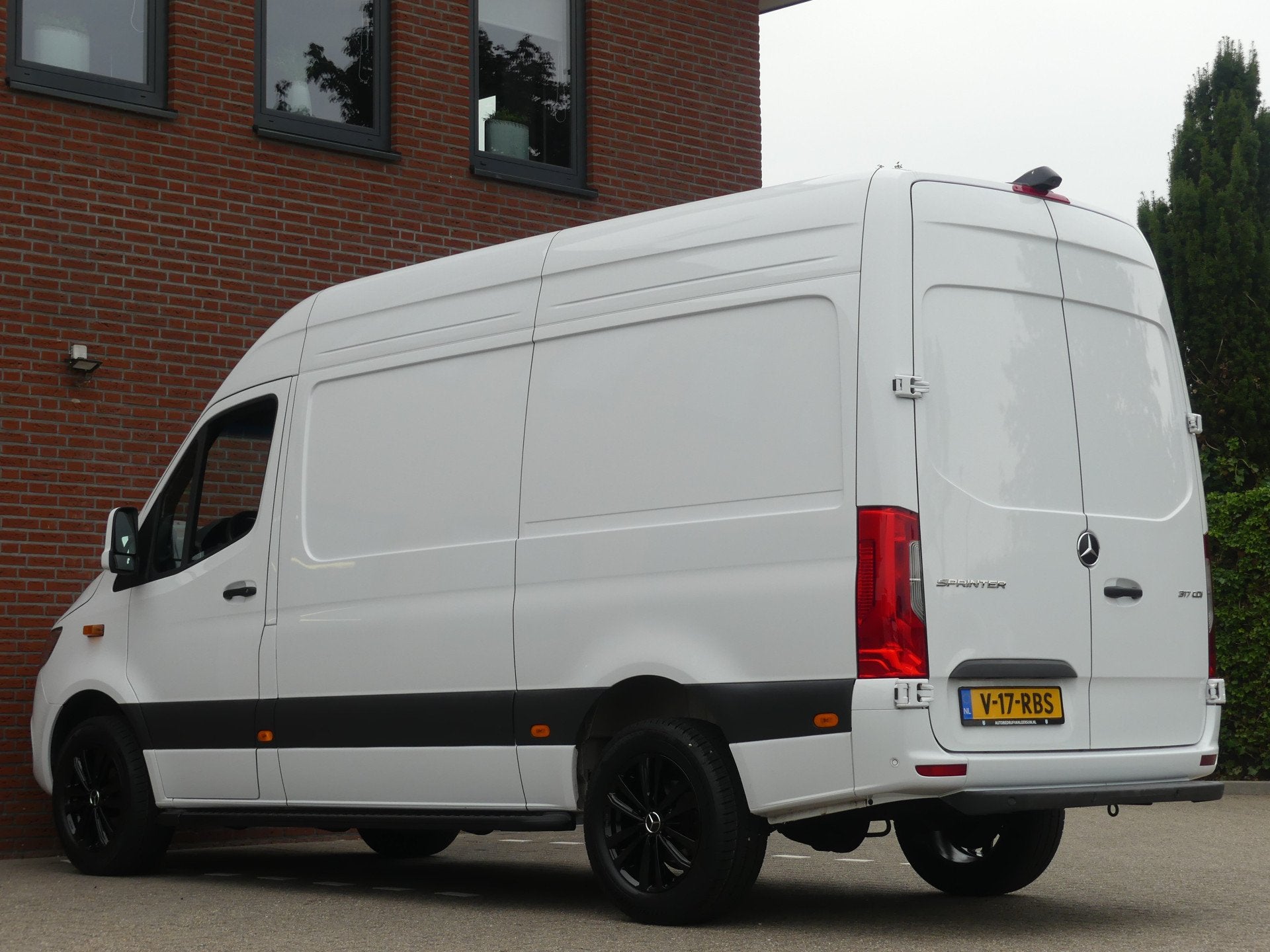 Foto 24 van Mercedes-Benz Sprinter 317 CDI L2H2 LED/Camera/Geveerde stoe