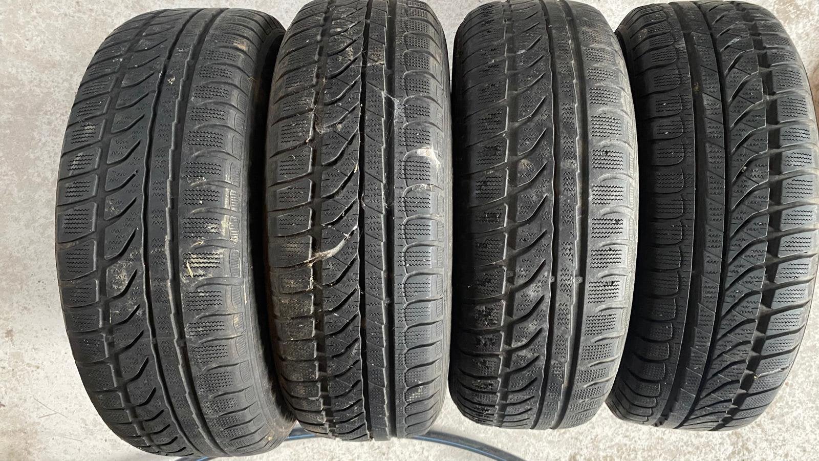 Autobanden op velg van Golf 5 en Opel Corsa, Auto-onderdelen, Ophalen, 15 inch, Banden en Velgen, Winterbanden