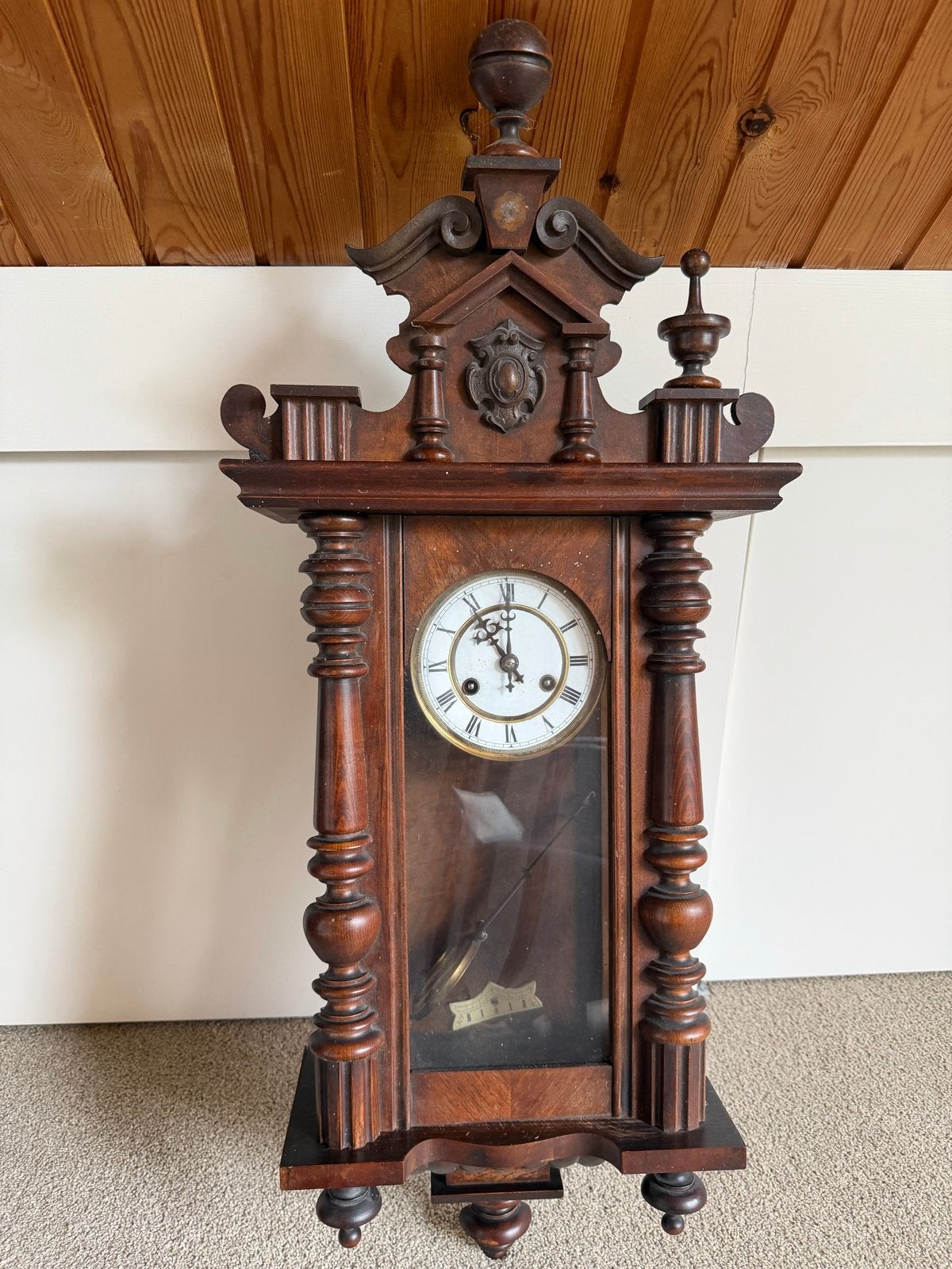 Antieke houten wandklok met slinger, Ophalen of Verzenden