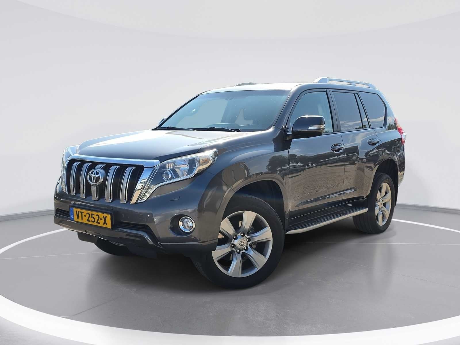 Toyota Land Cruiser 2.8 D-4D-F VX Blind Van | VT-252-X i, Gebruikt, Euro 6, Bedrijf, Diesel