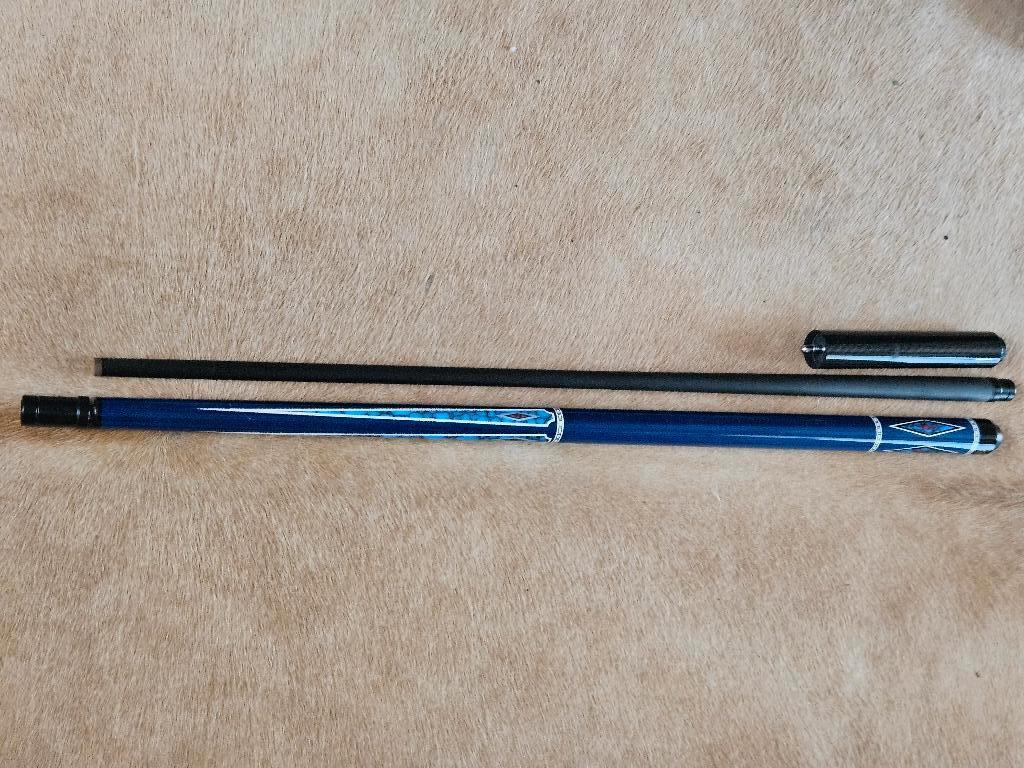 Schitterende Biljartkeu (carbon) met extra extention., Ophalen of Verzenden, Nieuw, Keu of Ballen