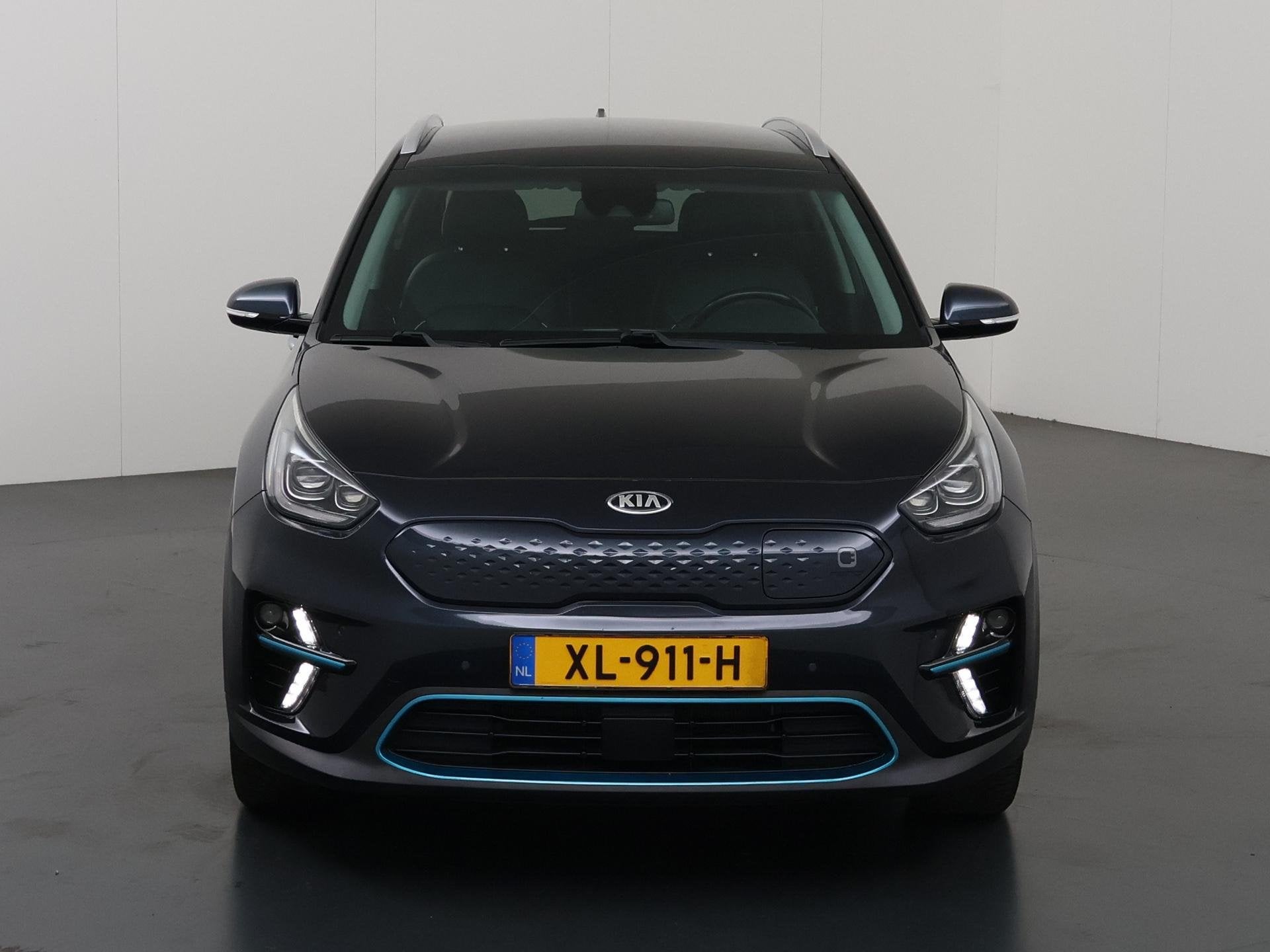 Kia e-Niro ExecutiveLine 64 kWh | Ele.verstelbare stoelen +, Gebruikt, 1712 kg, Blauw, 204 pk