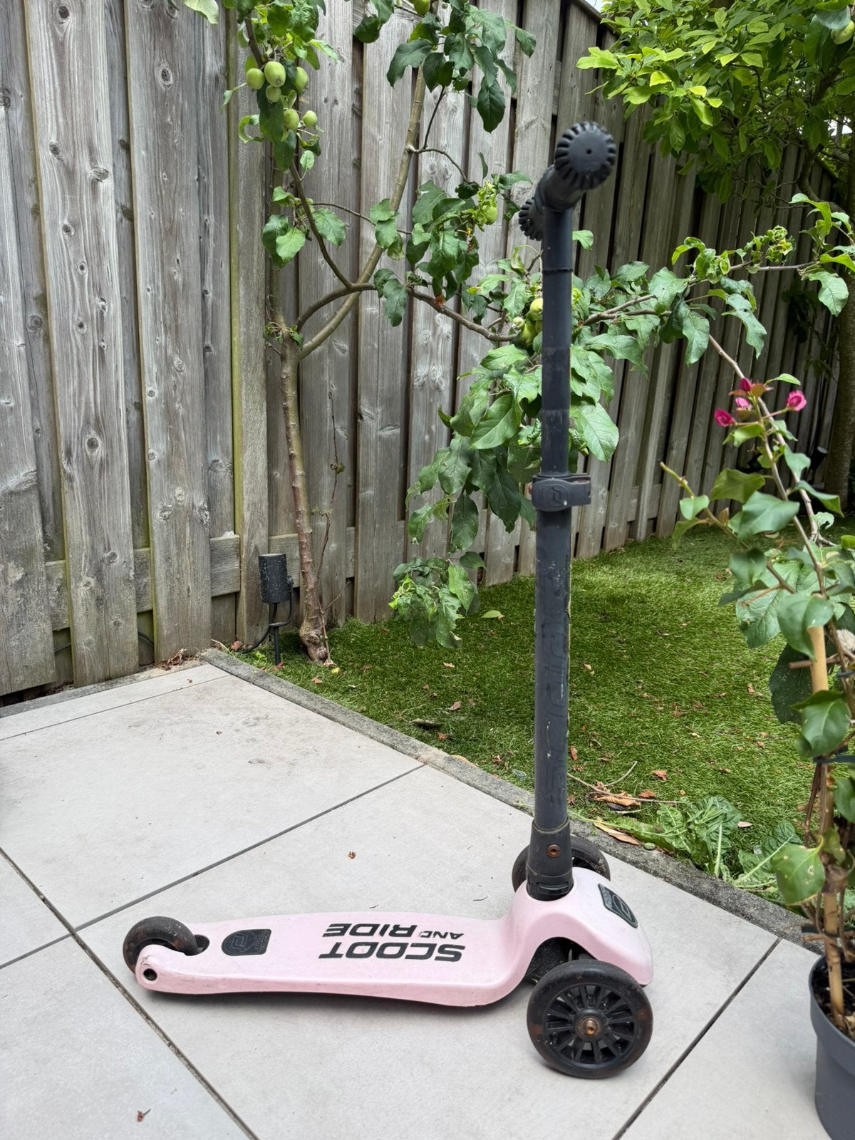 Scoot and ride step roze (gratis in ruil voor kleurboek❤️), Fietsen en Brommers, Steps, Ophalen, Zo goed als nieuw, Gewone step
