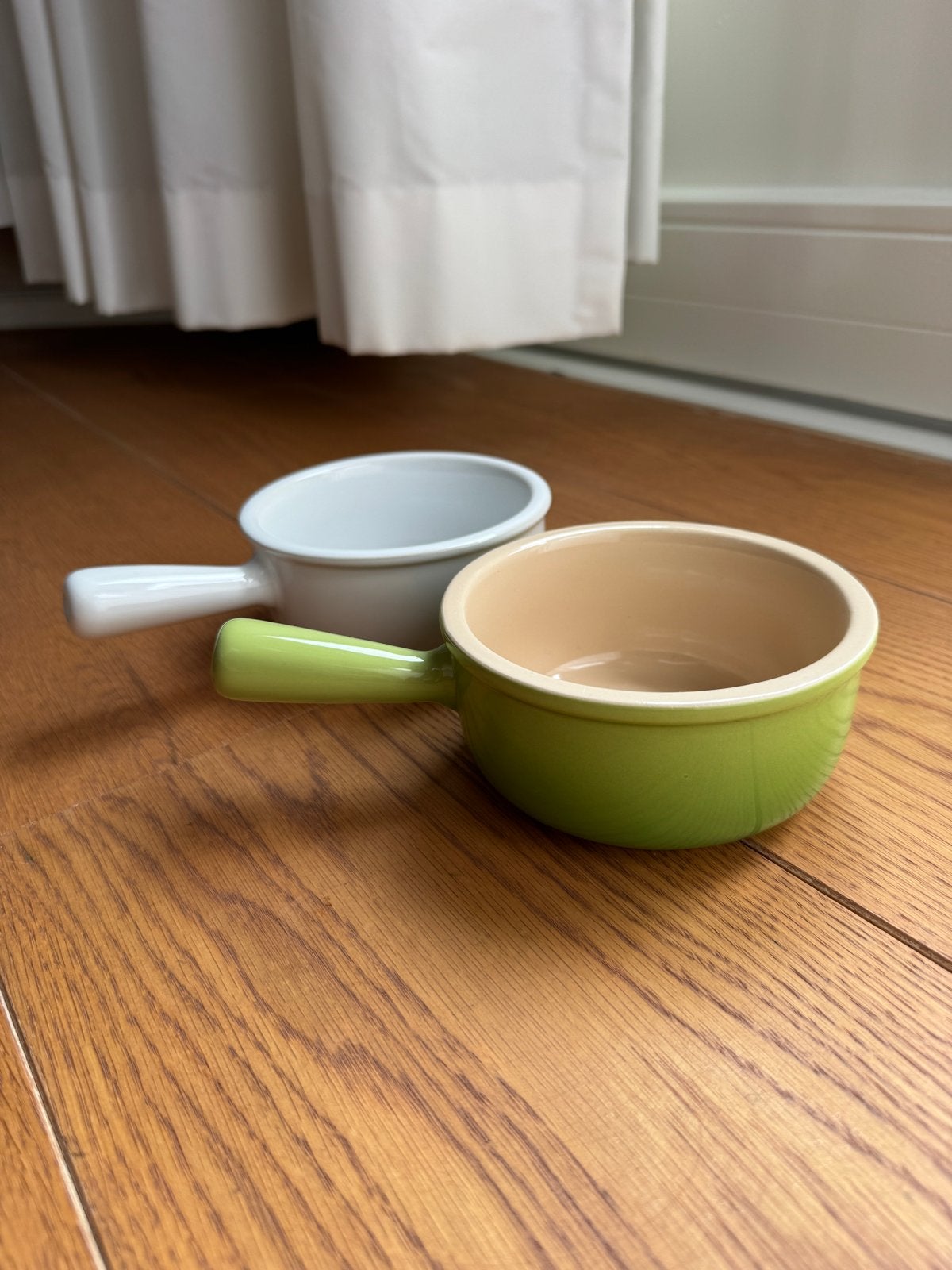 Set van 2 Le Creuset ovenschaaltjes met hendel, Le Creuset, Overige typen, Ophalen of Verzenden, Zo goed als nieuw