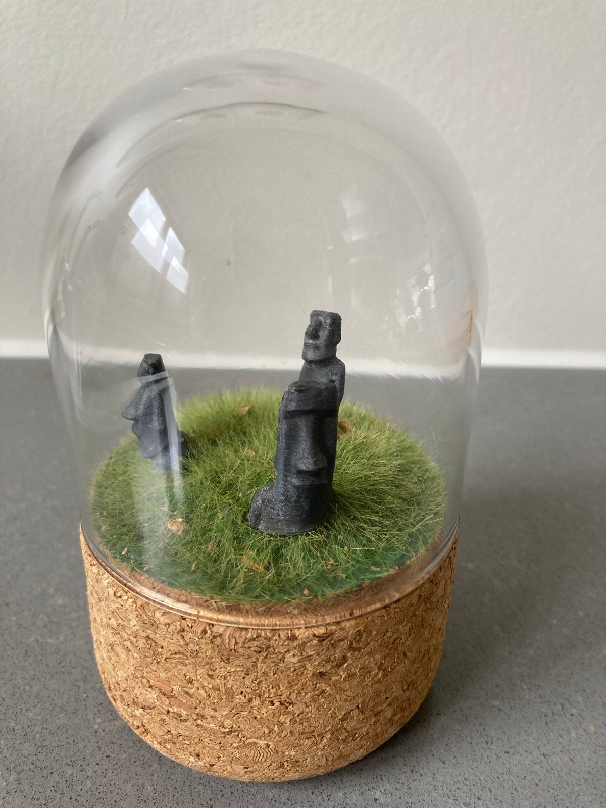 Moai Beeldjes in Glazen Stolp - Paaseiland Miniatuur, Meerkleurig, Overige stijlen, Ophalen of Verzenden, Zo goed als nieuw