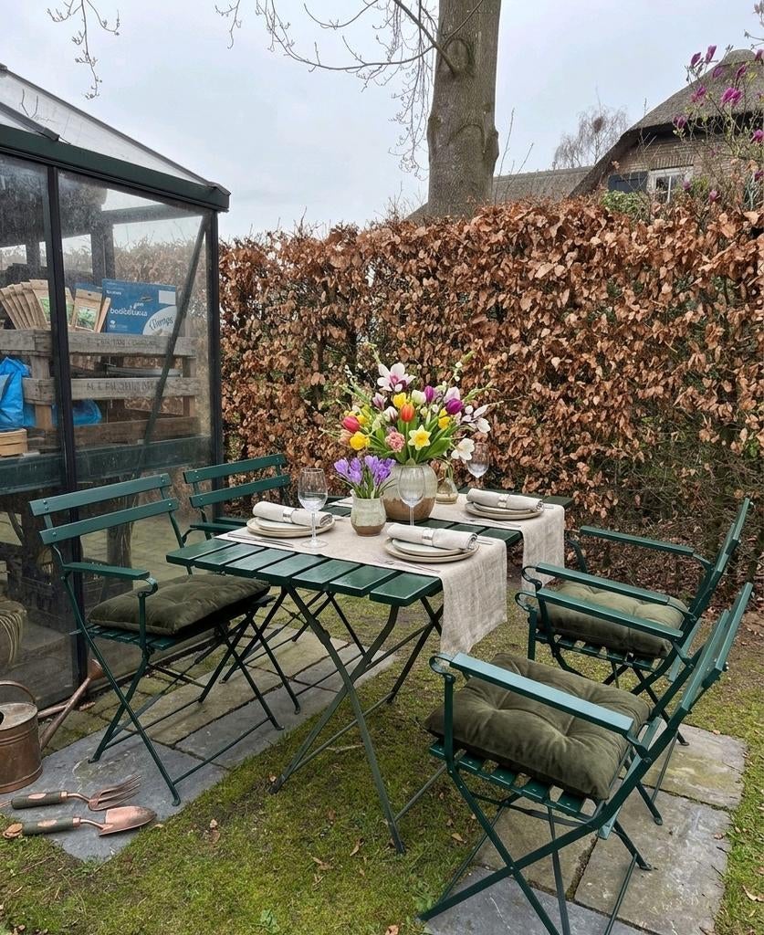 Stevig Frans brocante bistroset tafel en 4 klapstoelen izgs, Ophalen