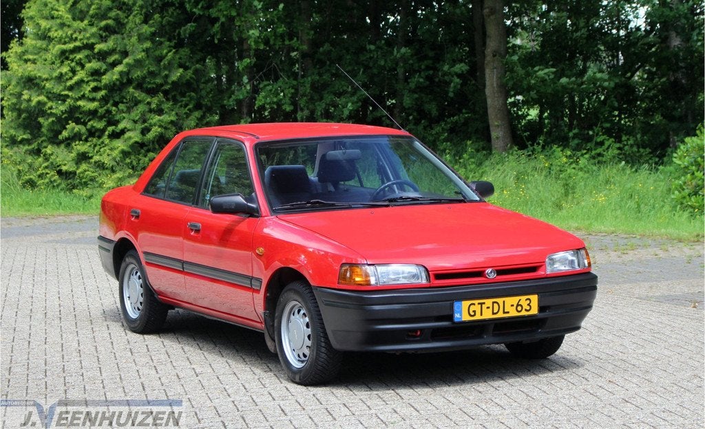 Mazda 323 1.3-16V GLX ✅1993 ⭐Leuke auto! (bj 1993), Auto's, Oldtimers, Bedrijf, Te koop, Mazda, Benzine, Sedan, Handgeschakeld