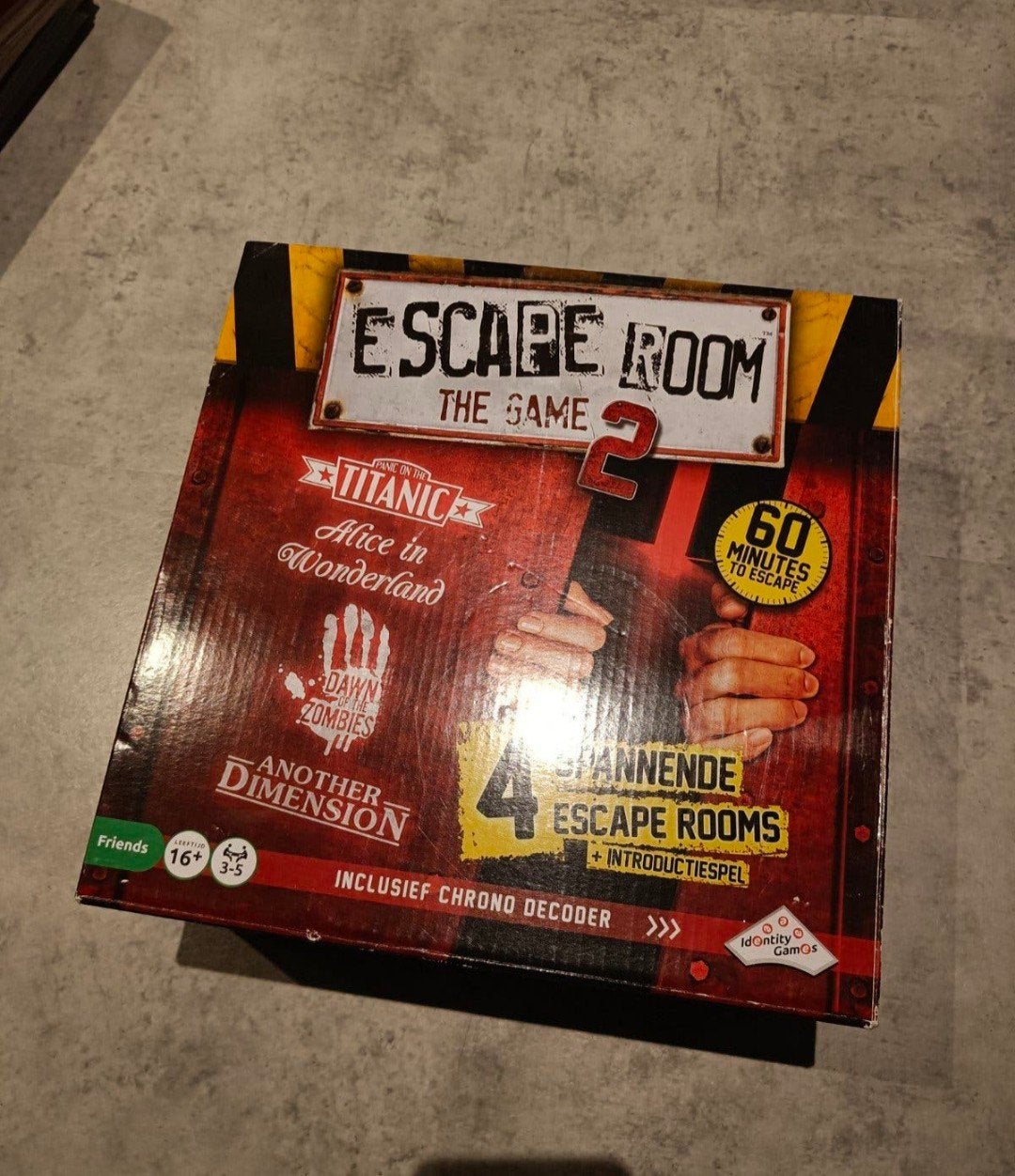 Escape Room The Game 2 met Chrono Decoder en 4 avonturen, Drie of vier spelers, Ophalen of Verzenden, Zo goed als nieuw