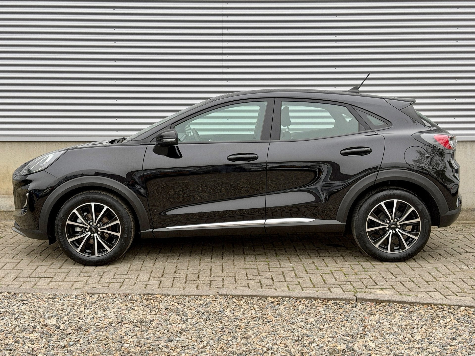 Ford Puma 125pk EcoBoost Hybrid Titanium [ digitaal dashboar, Dealer onderhouden, Zwart, Origineel Nederlands, Bedrijf