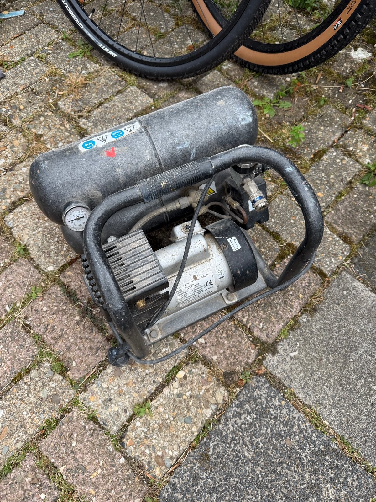 Compacte compressor, Ophalen, Gebruikt, 6 tot 10 bar, Minder dan 200 liter/min
