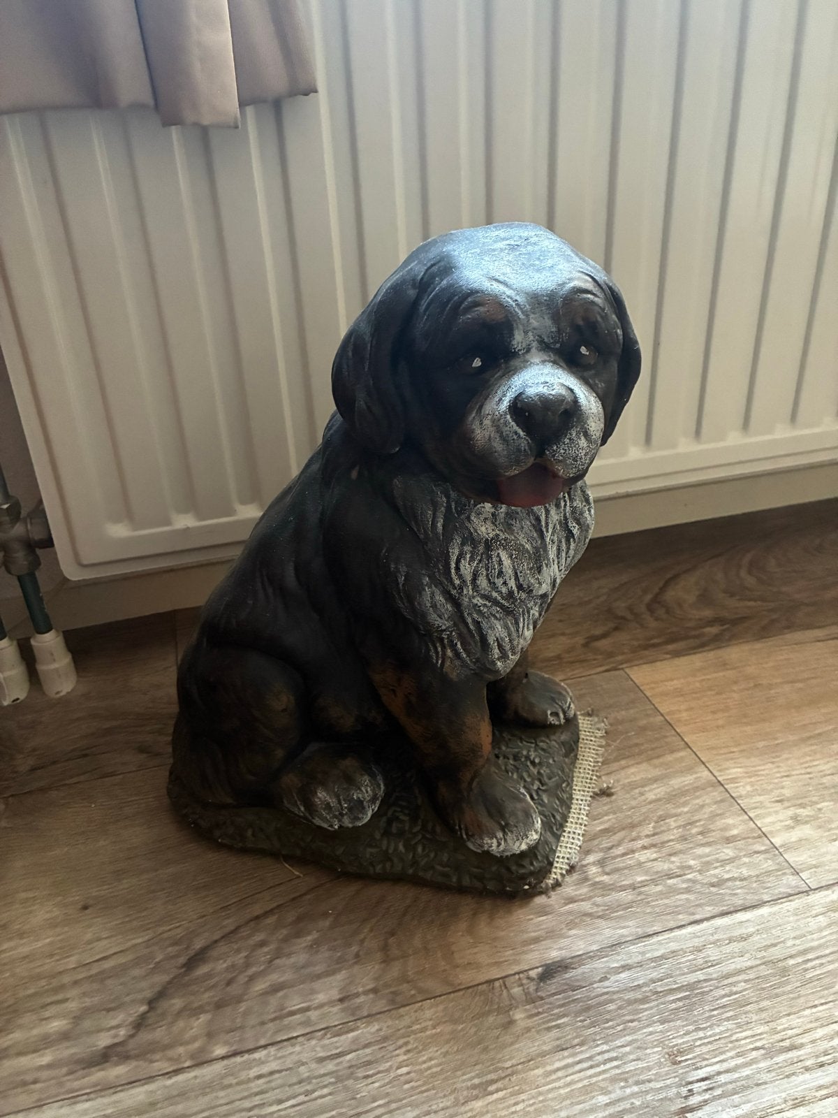 Betonnen beeld van Berner sennen pup ongeveer 40cm  hoog, Ophalen of Verzenden, Gebruikt, Meerkleurig, Steen/keramiek