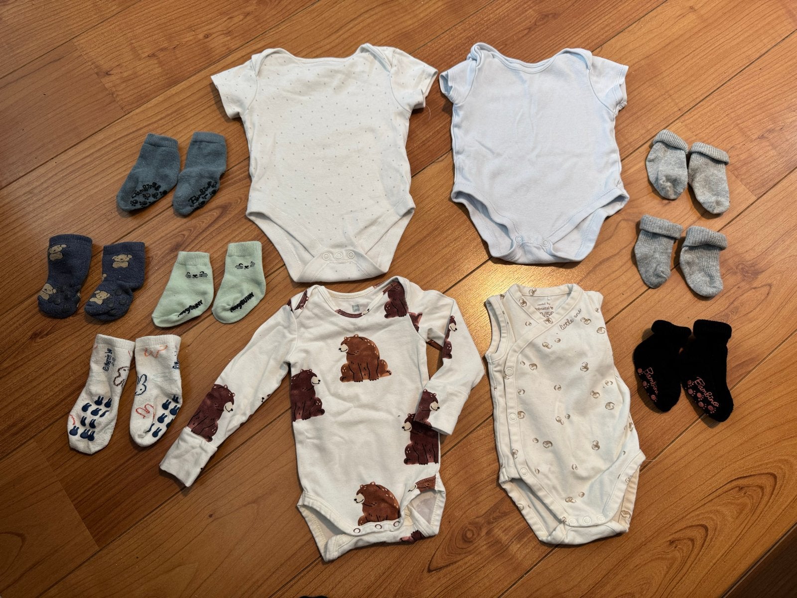 Rompertjes maat 50/56 en baby sokjes, Kinderen en Baby's, Babykleding | Maat 50, Ophalen of Verzenden, Gebruikt, Jongetje of Meisje