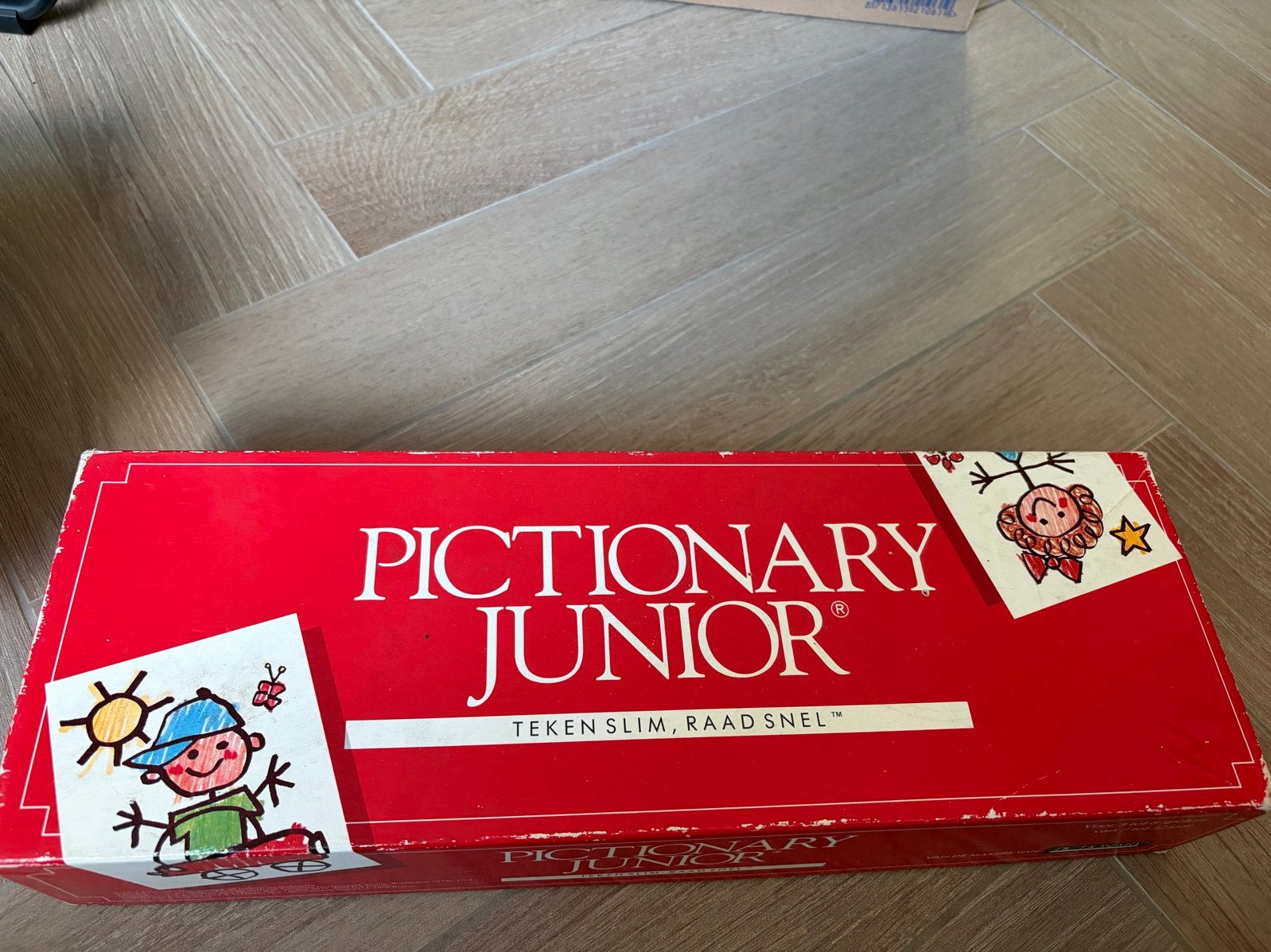 Pictionary Junior - Teken, Raad en Win!, Drie of vier spelers, Ophalen, Zo goed als nieuw