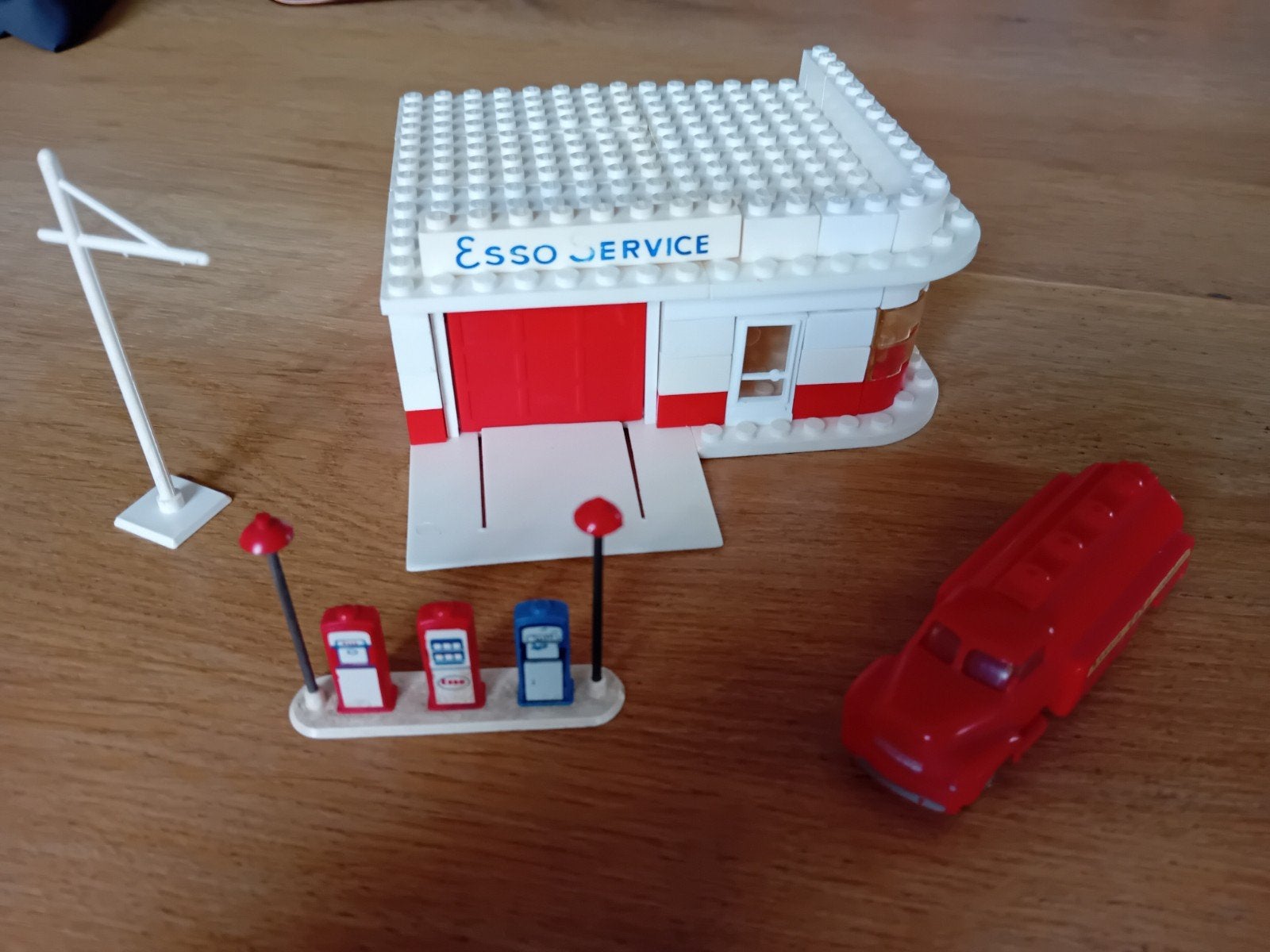 lego 310 esso fillingstation.   1957, Ophalen of Verzenden, Gebruikt