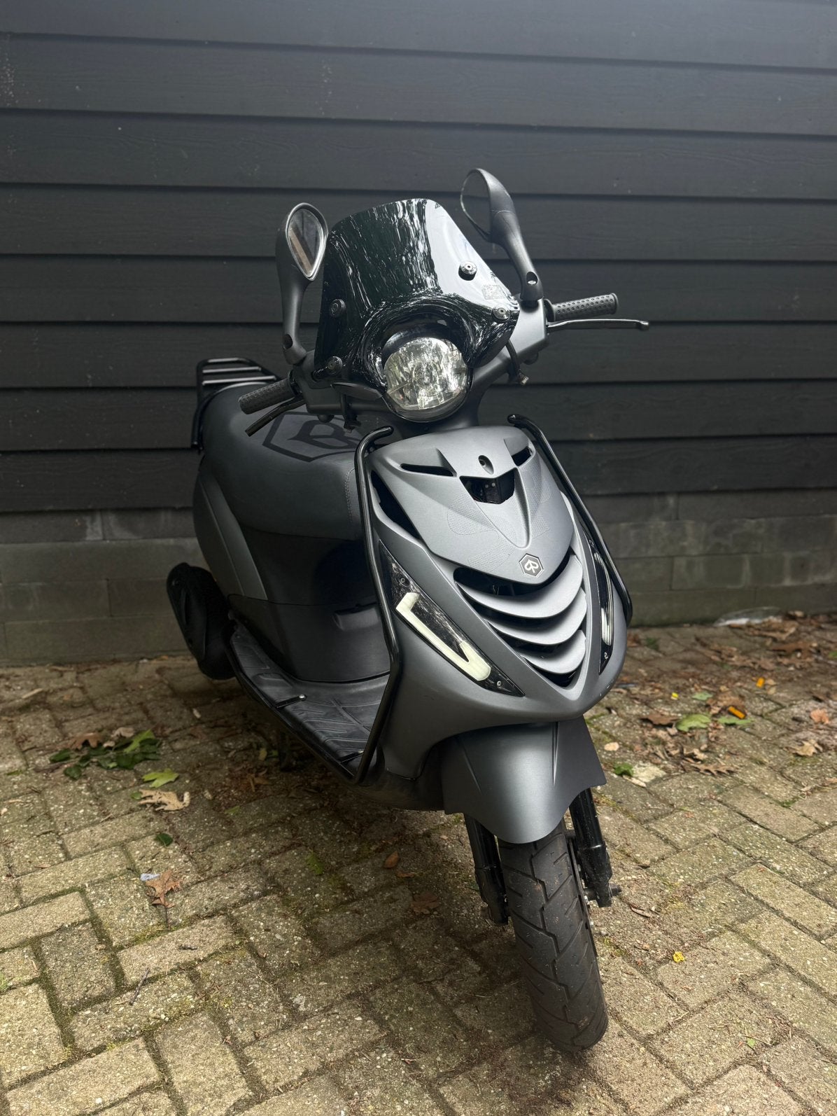 Piaggio Zip 50cc 4T - 2017 - Brom - 12.449km - Nardo Grey -, Fietsen en Brommers, Ophalen, Maximaal 45 km/u, Zip, Zo goed als nieuw