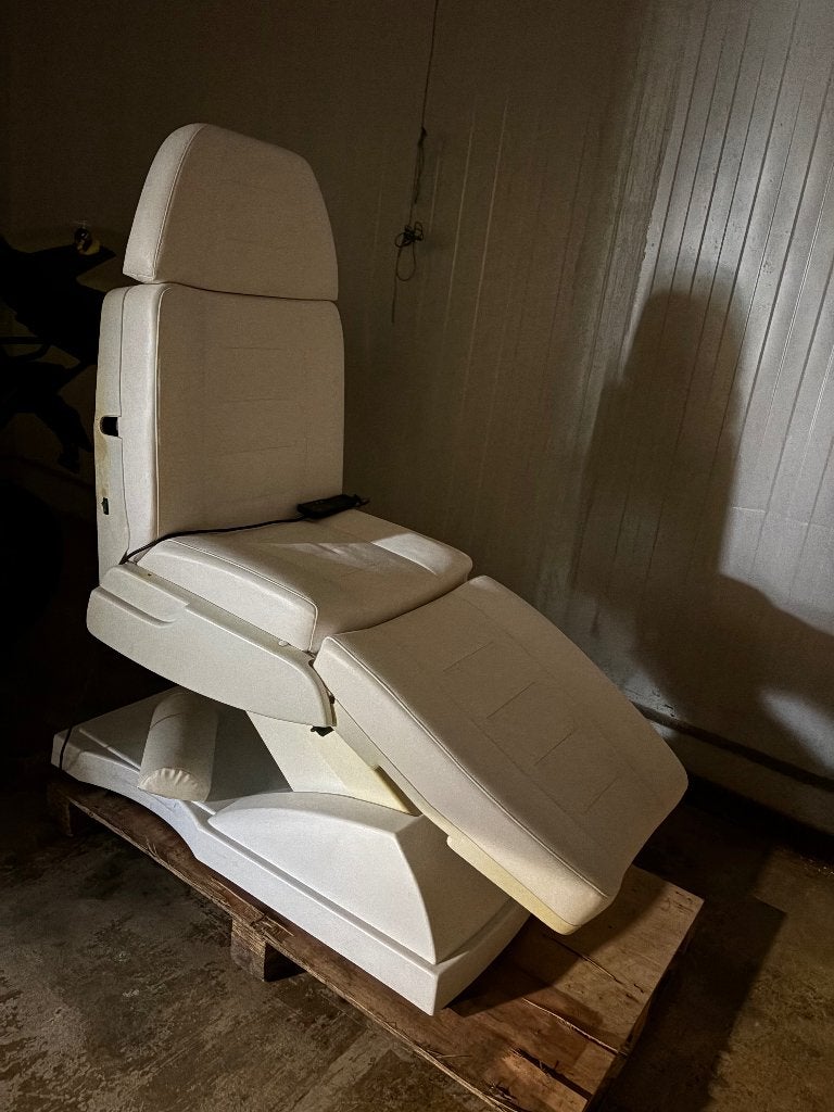 Behandelstoel schoonheidssalon, Ophalen, Gebruikt