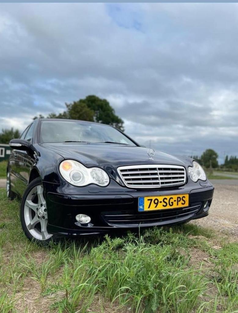 Mercedes-Benz C-Klasse 1.8 C180 Kompr Sedan AUT nieuwe Apk, Auto's, Automaat, Achterwielaandrijving, 1796 cc, Zwart