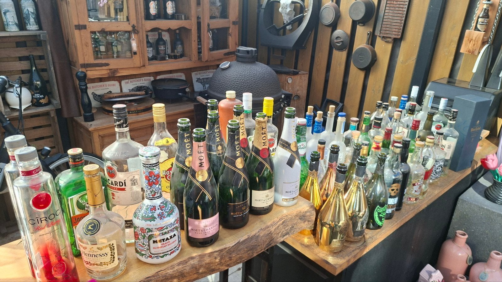 Partij van ca.70 lege drankflessen,veel whisky.  EPOXY, Verzamelen, Ophalen, Gebruikt