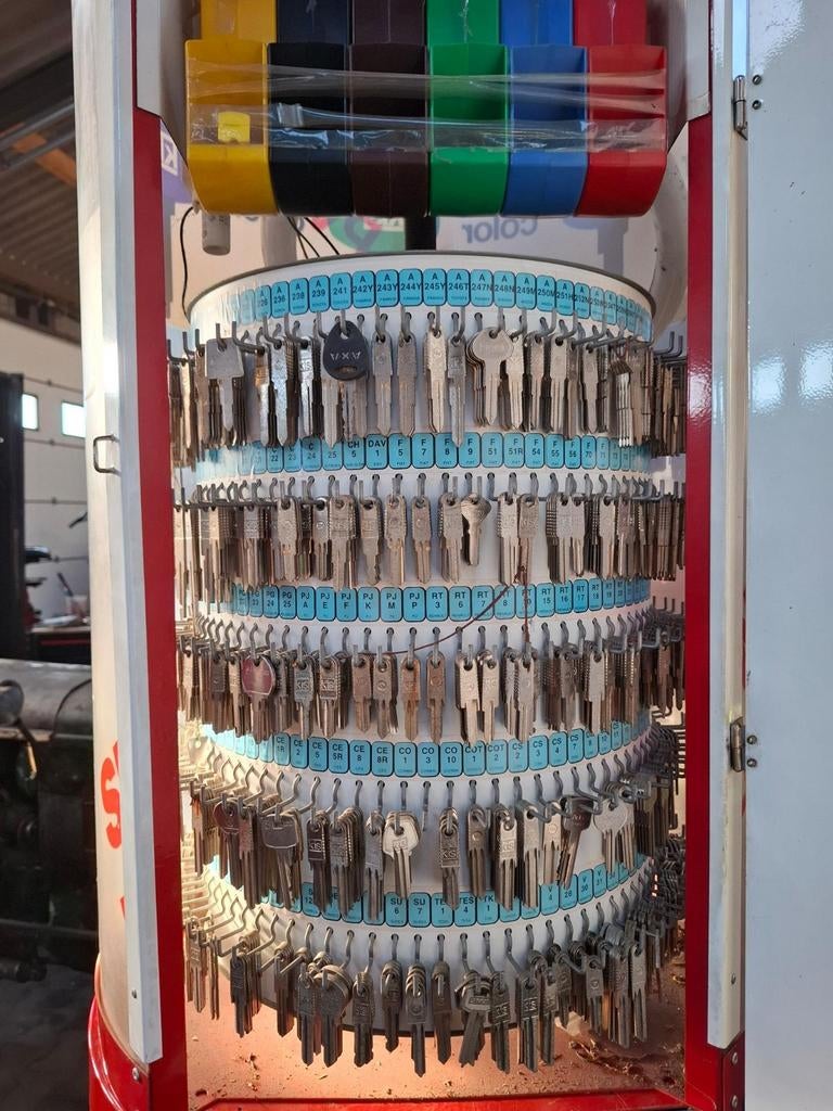 Oude sleutelmachine, Verzamelen, Automaten | Overige, Ophalen, Gebruikt