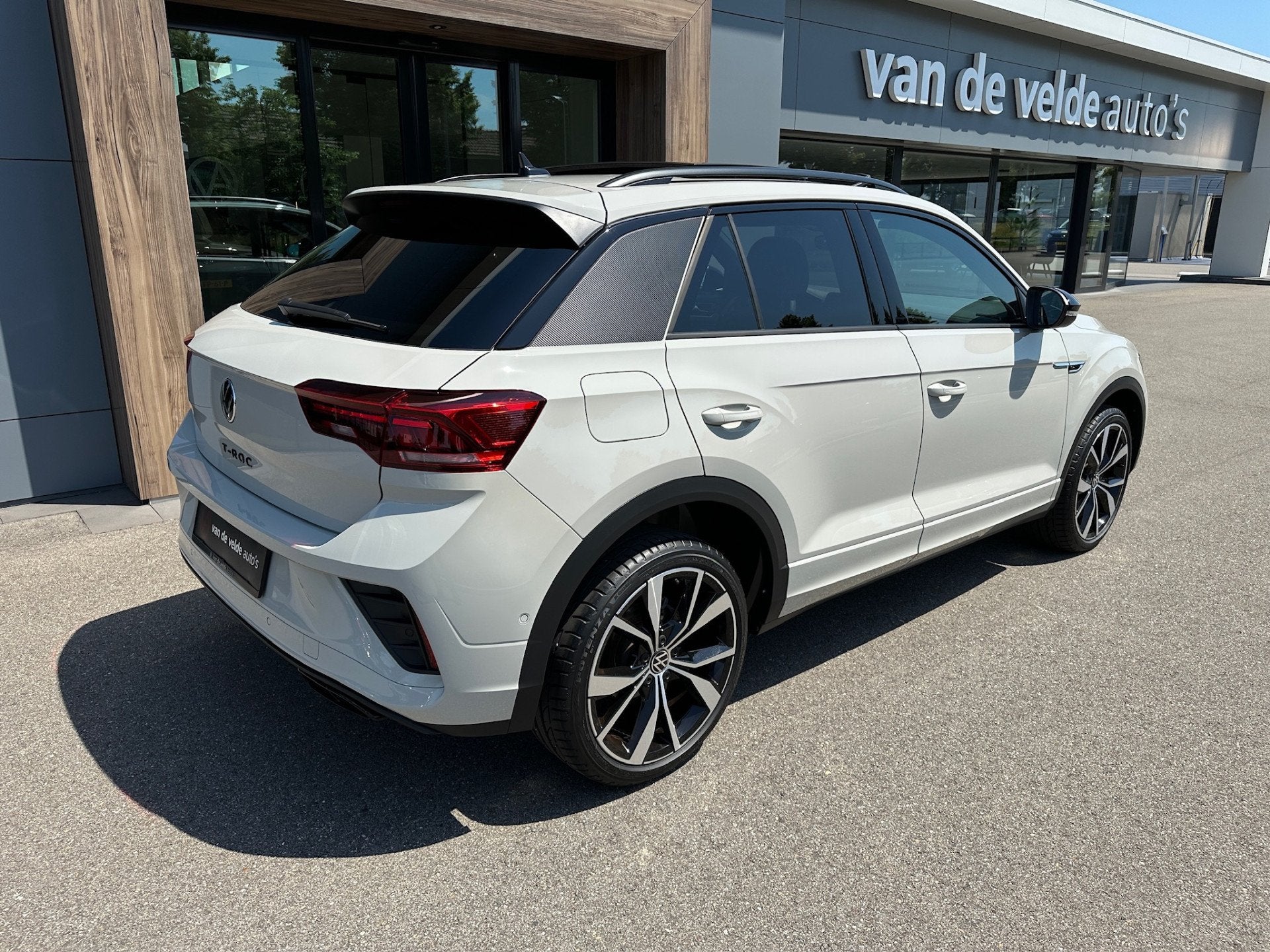 Volkswagen T-Roc 1.5 TSI 150pk DSG R-Line | Black Style | 19, Auto's, Volkswagen, 12 maanden, 1258 kg, Zwart, 4 cilinders