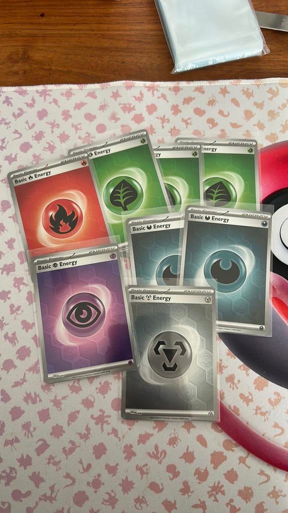 Scarlet Violet reverse energy’s, Ophalen of Verzenden, Zo goed als nieuw