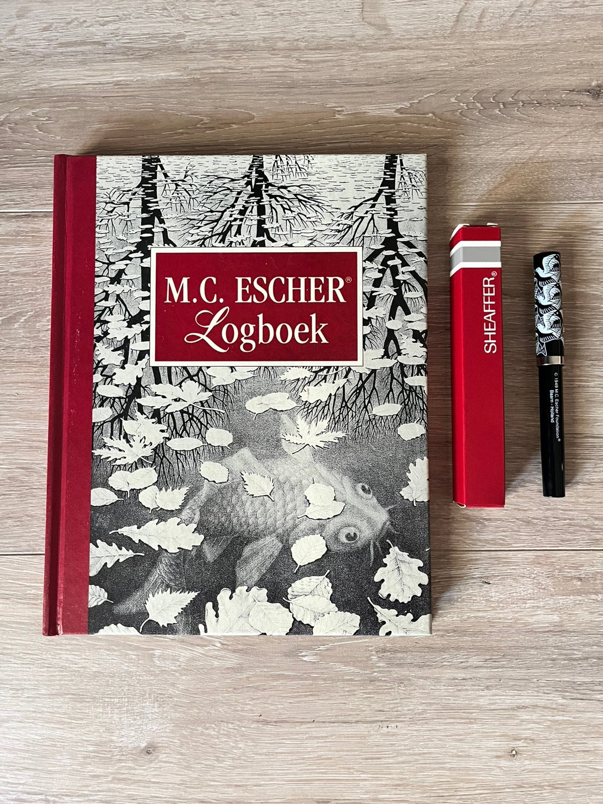 M.C. Escher Logboek NIEUW + Sheaffer pen, Ophalen of Verzenden, Nieuw, Schilder- en Tekenkunst
