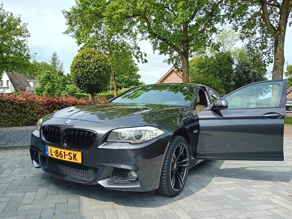 BMW 5-Serie 528I Touring 190KW Aut8 2011 Grijs, Auto's, Achterwielaandrijving, 2996 cc, Stationwagon, Particulier