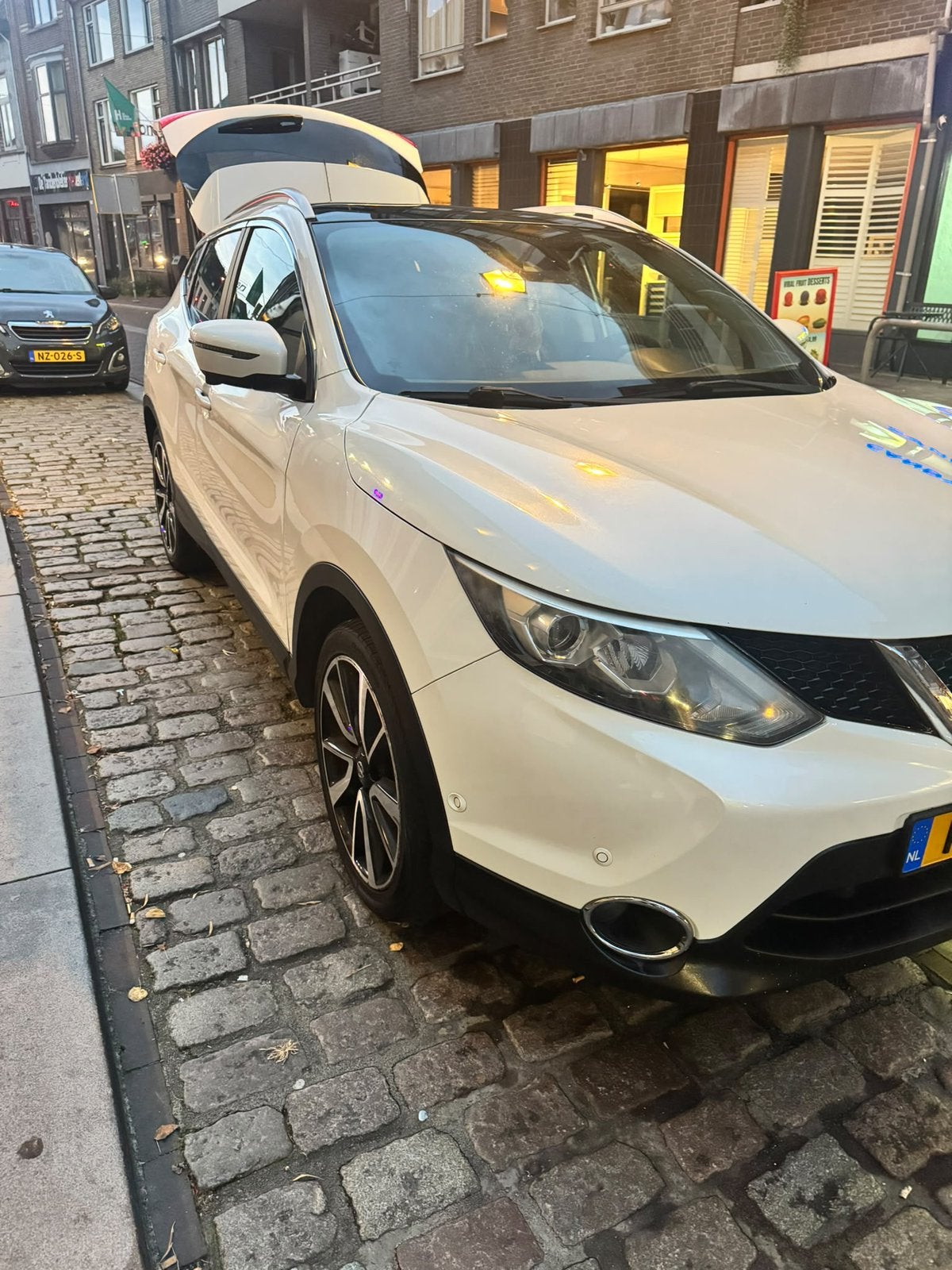 Nissan Qashqai 1.2 Dig-t 85KW 2WD CVT 2015 Wit, Auto's, Automaat, 680 kg, 4 cilinders, Wit