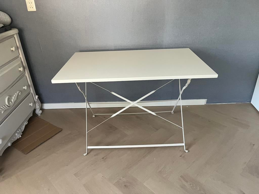 Licht gewicht staal  inklaptafel, Ophalen, Zo goed als nieuw