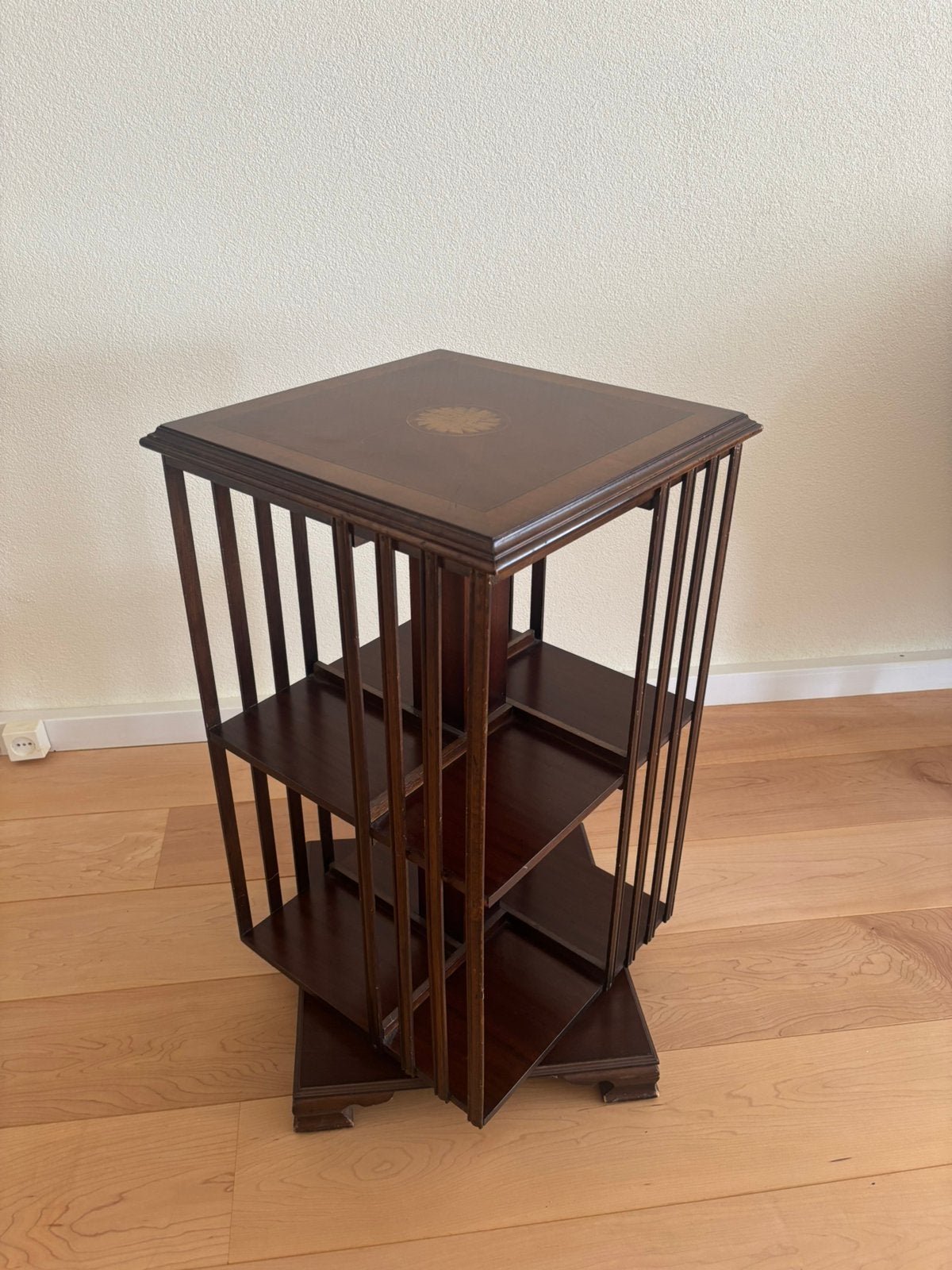 Vintage boeken molen carrousel van het merk “Shelco”, Ophalen