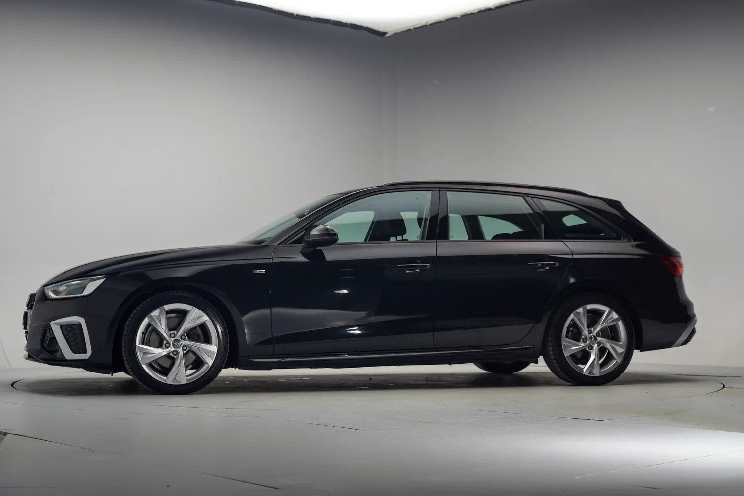 Audi A4 Avant 40 TFSI Launch edition Business S-Line [ Clima, Auto's, Automaat, Gebruikt, 1984 cc, Verwarmde buitenspiegels