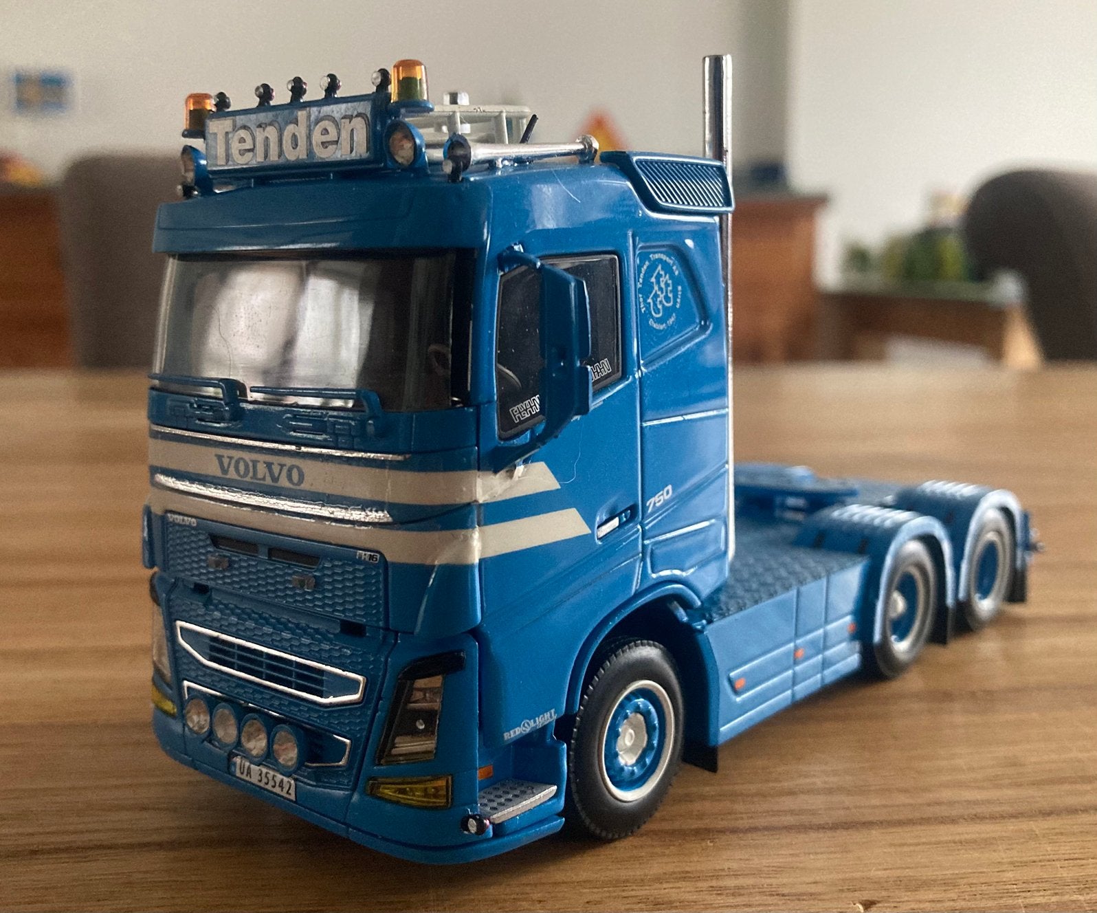 Tenden Volvo FH4 WSI, Hobby en Vrije tijd, Modelauto's | 1:50, Ophalen of Verzenden, Zo goed als nieuw, Bus of Vrachtwagen, Wsi