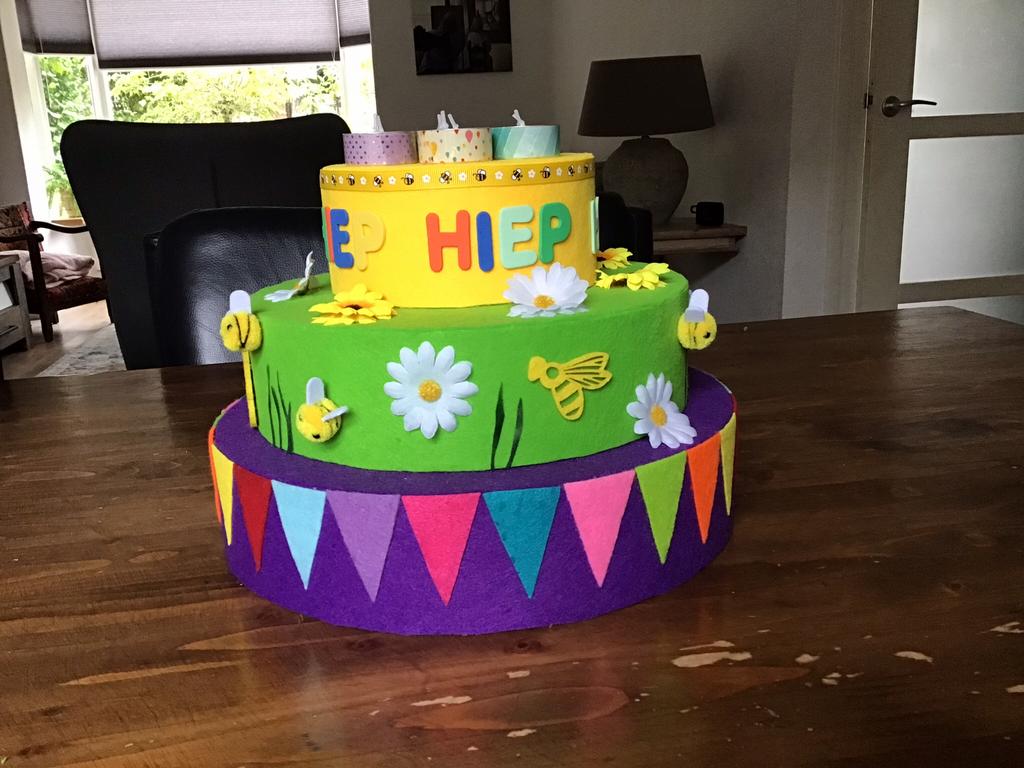 Feestelijke, vrolijke (thema) verjaardagstaarten. Piepschuim, Ophalen of Verzenden, Nieuw, Versiering, Verjaardag