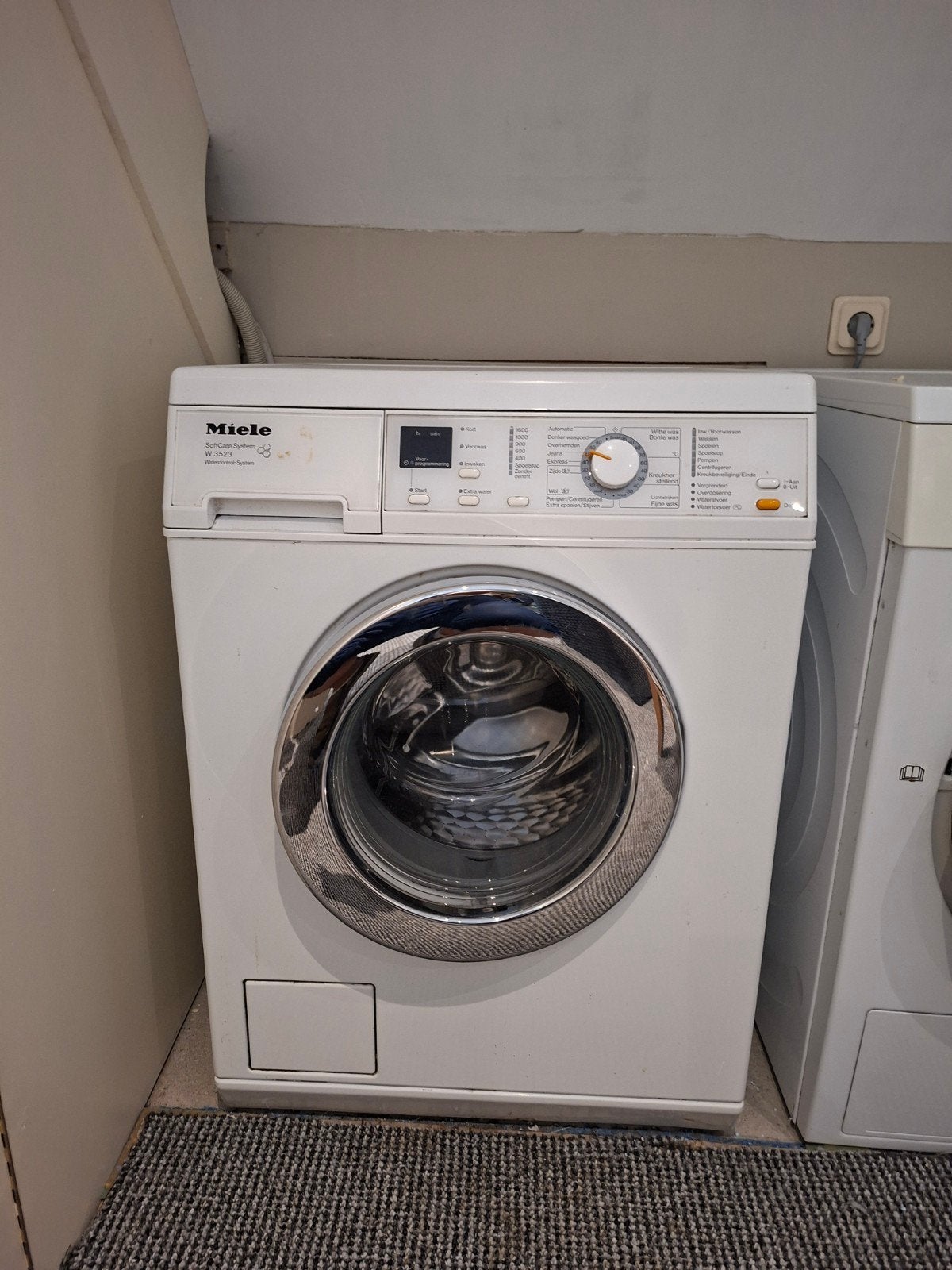 Miele W 3523 Wasmachine, Ophalen, Gebruikt, Voorlader, 85 tot 90 cm