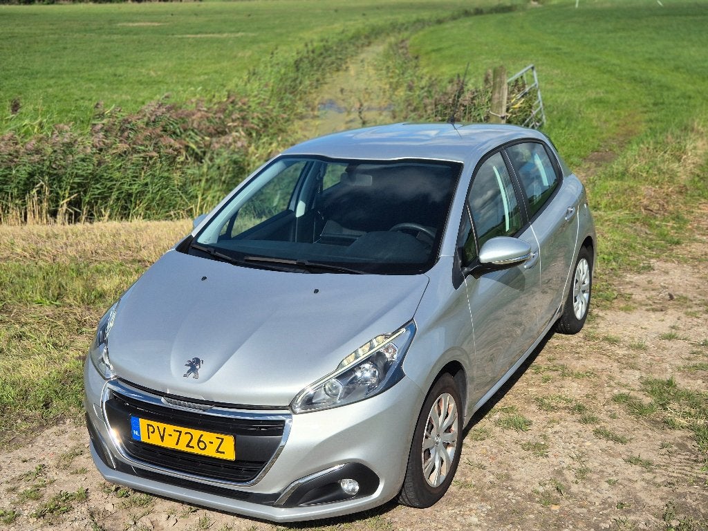 Peugeot 208 Blue Lion 1.2 VTI  2017 Grijs 6mnd Garantie