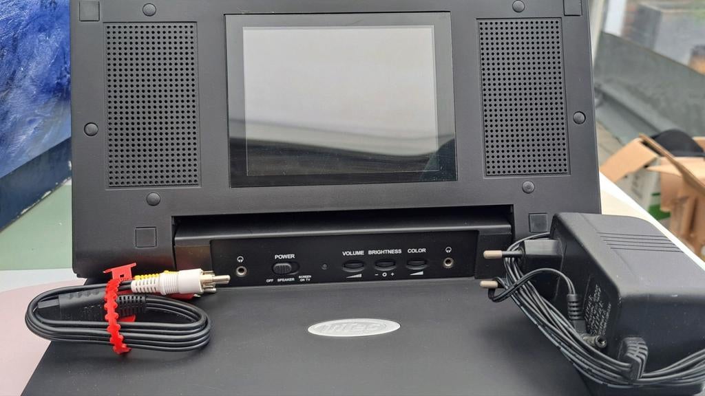 Intec Portable LCD-scherm voor de PlayStation 2, Gebruikt, 50 Hz, Minder dan 40 cm, Ophalen