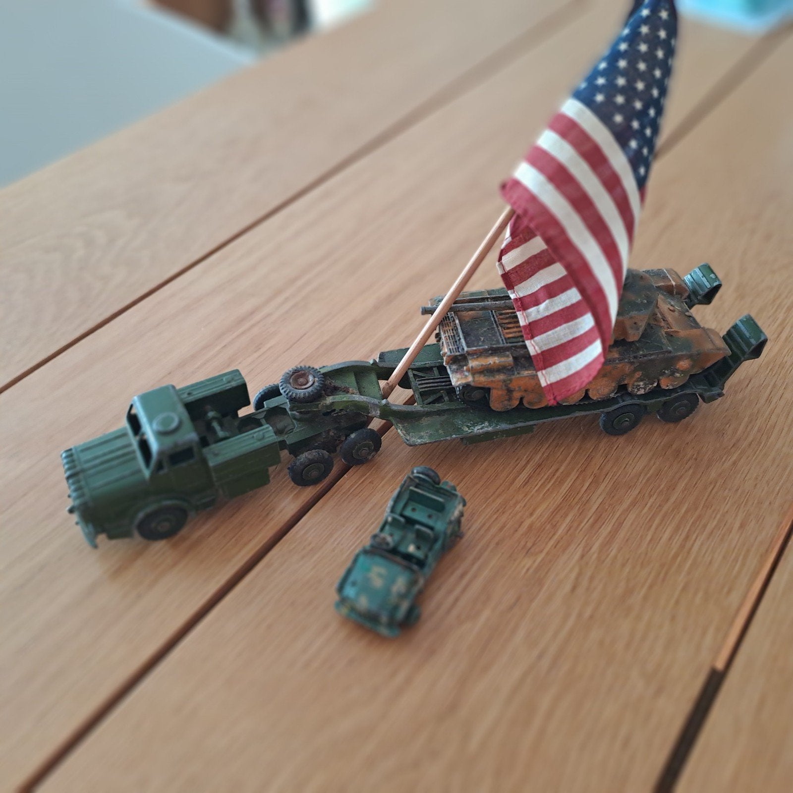 Vintage Dinky Toys Legervoertuigen Set - Tank & Transporter, Ophalen of Verzenden, Gebruikt