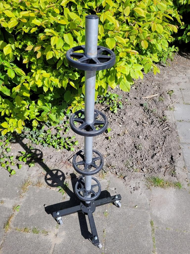Banden opbergrek / velgenboom verrijdbaar, Ophalen, Zo goed als nieuw