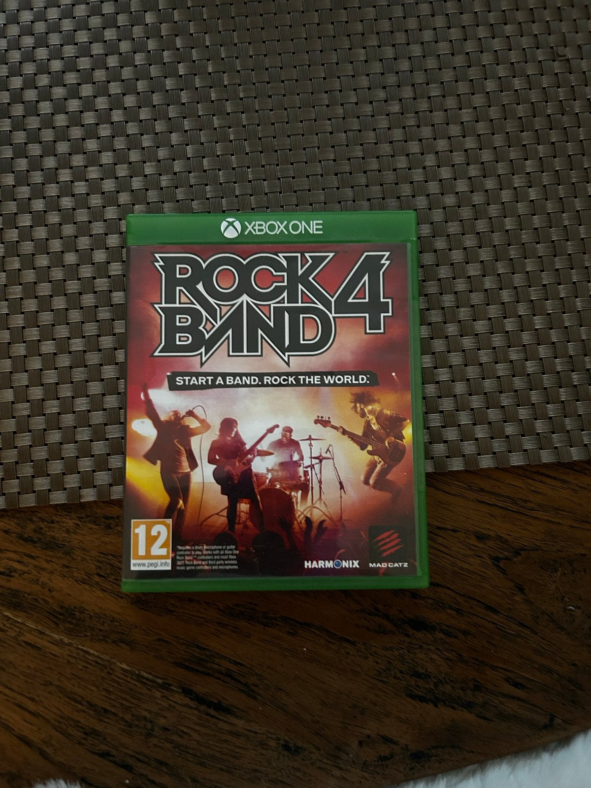 Rock Band 4 Xbox One - Start een band, rock de wereld!, Ophalen, Muziek, Eén computer, Zo goed als nieuw