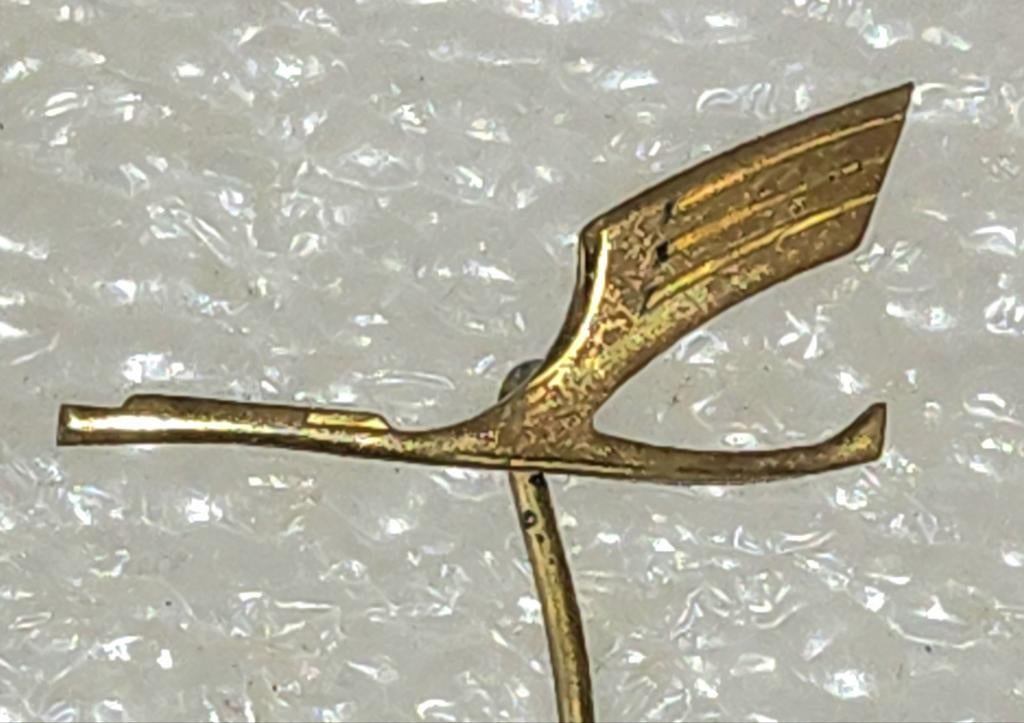Vintage Lufthansa Speldje - Kraanvogel Logo, Ophalen of Verzenden, Gebruikt, Transport, Speldje of Pin