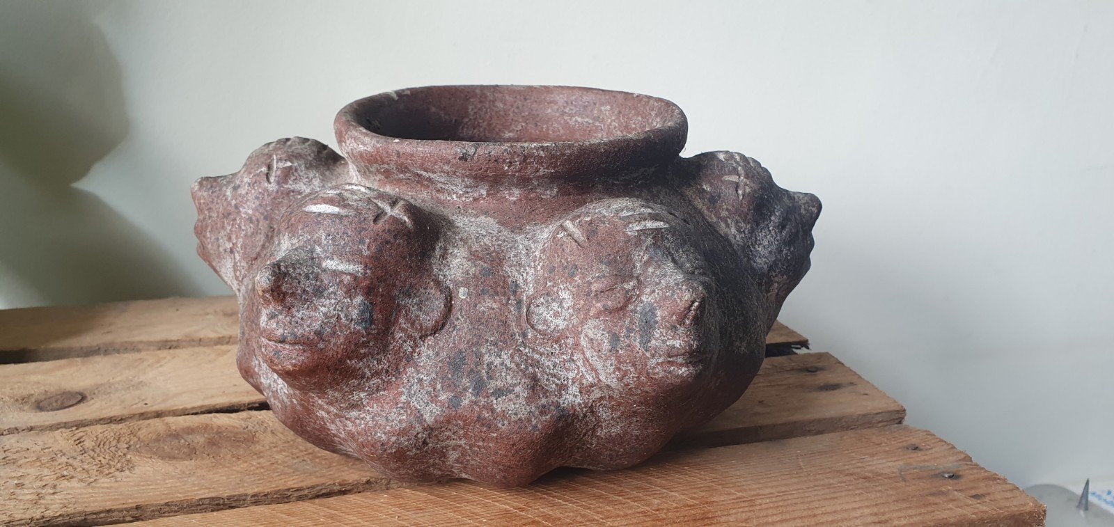 Vintage Mexicaanse pot met gezichten, Rond, Binnen, Ophalen of Verzenden, Zo goed als nieuw