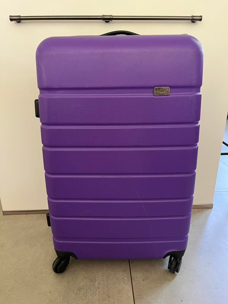 Grote reiskoffer trolley gratis, Sieraden, Tassen en Uiterlijk, Koffers, Gebruikt, Hard kunststof, 45 tot 55 cm, 70 cm of meer
