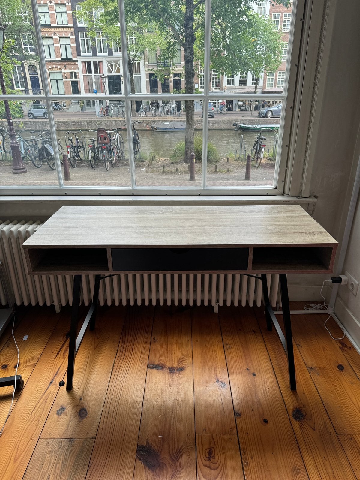 Bureau ABBETVED 48x120 licht eiken kleur/zwart - Jysk, Ophalen, Met lades, Scandinavisch, Zo goed als nieuw