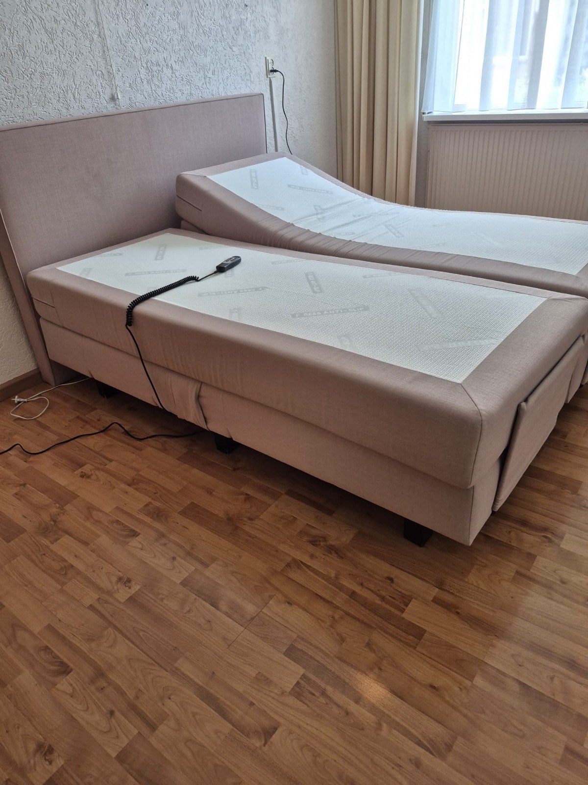 bezorging is mogelijk 160x200 inzgs elektrisch boxspring bed, Tweepersoons, Ophalen of Verzenden, Zo goed als nieuw, 200 cm
