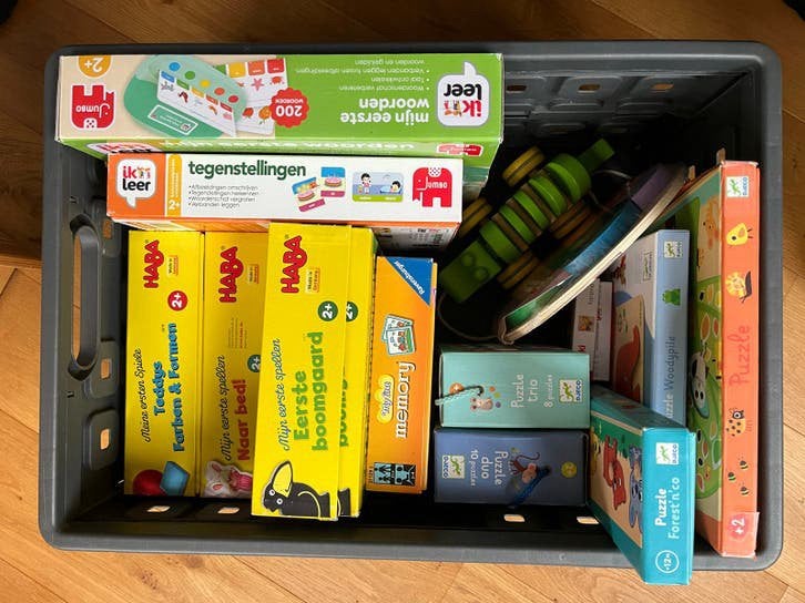 Grote speelgoedkratten vol educatief en leuk speelgoed, Ophalen of Verzenden, Zo goed als nieuw, Puzzelen, Met geluid