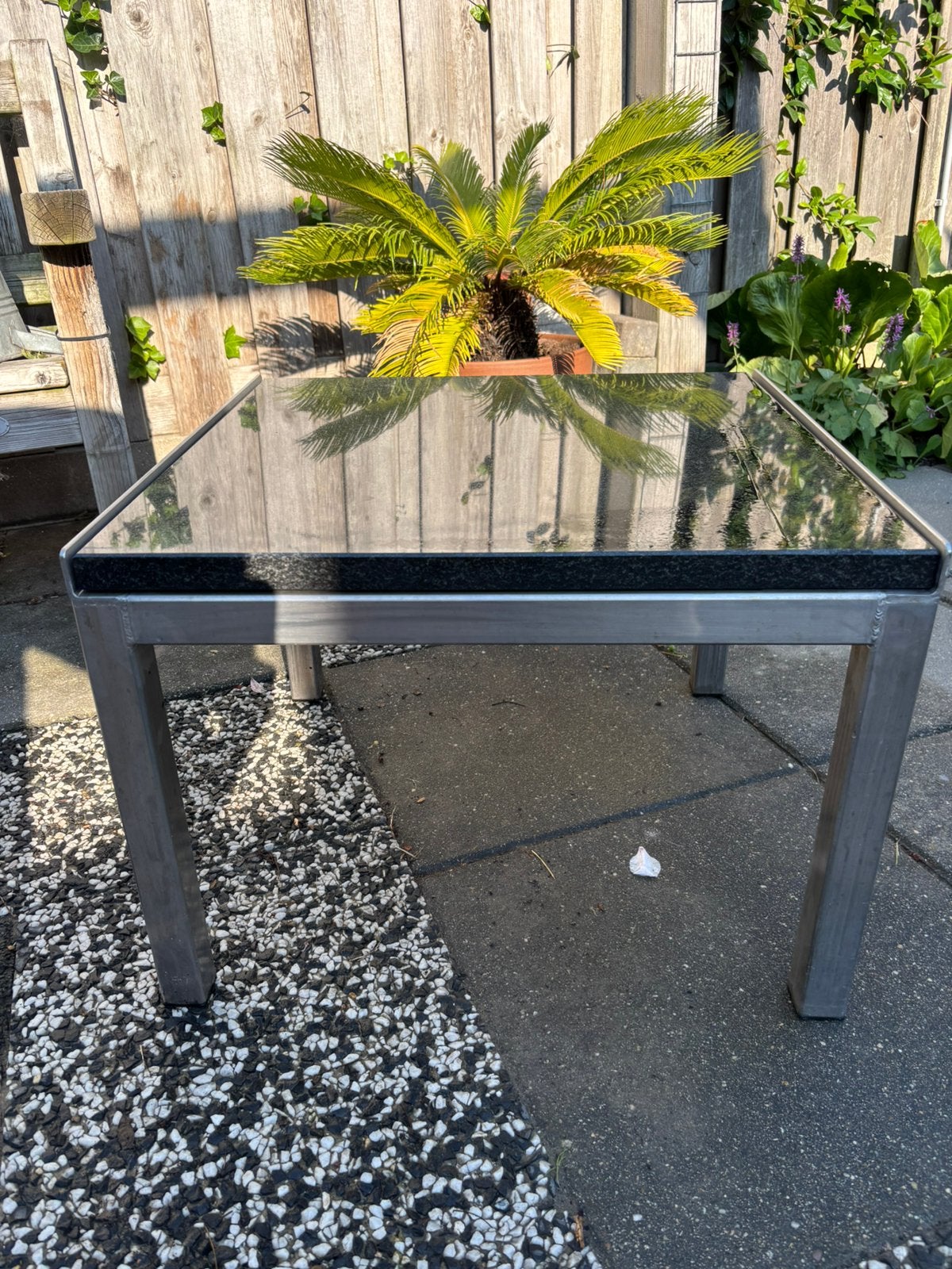 RVS tuintafeltje met granieten blad, Tuin en Terras, Tuintafels, Ophalen, Zo goed als nieuw, Vierkant, Rvs